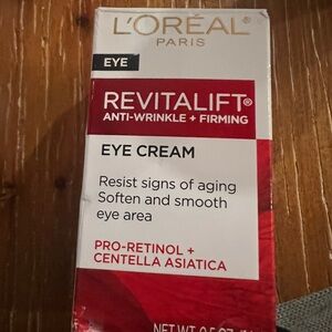 L'Oreal Revitalift Eye Cream - Red and White
